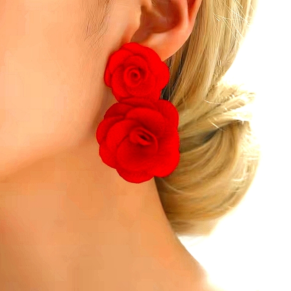 NIP Rose Fabric Dangle Earrings - Picture 2 of 7